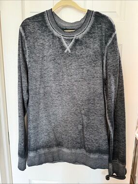 Men's Heather Gray Crewneck Shirt